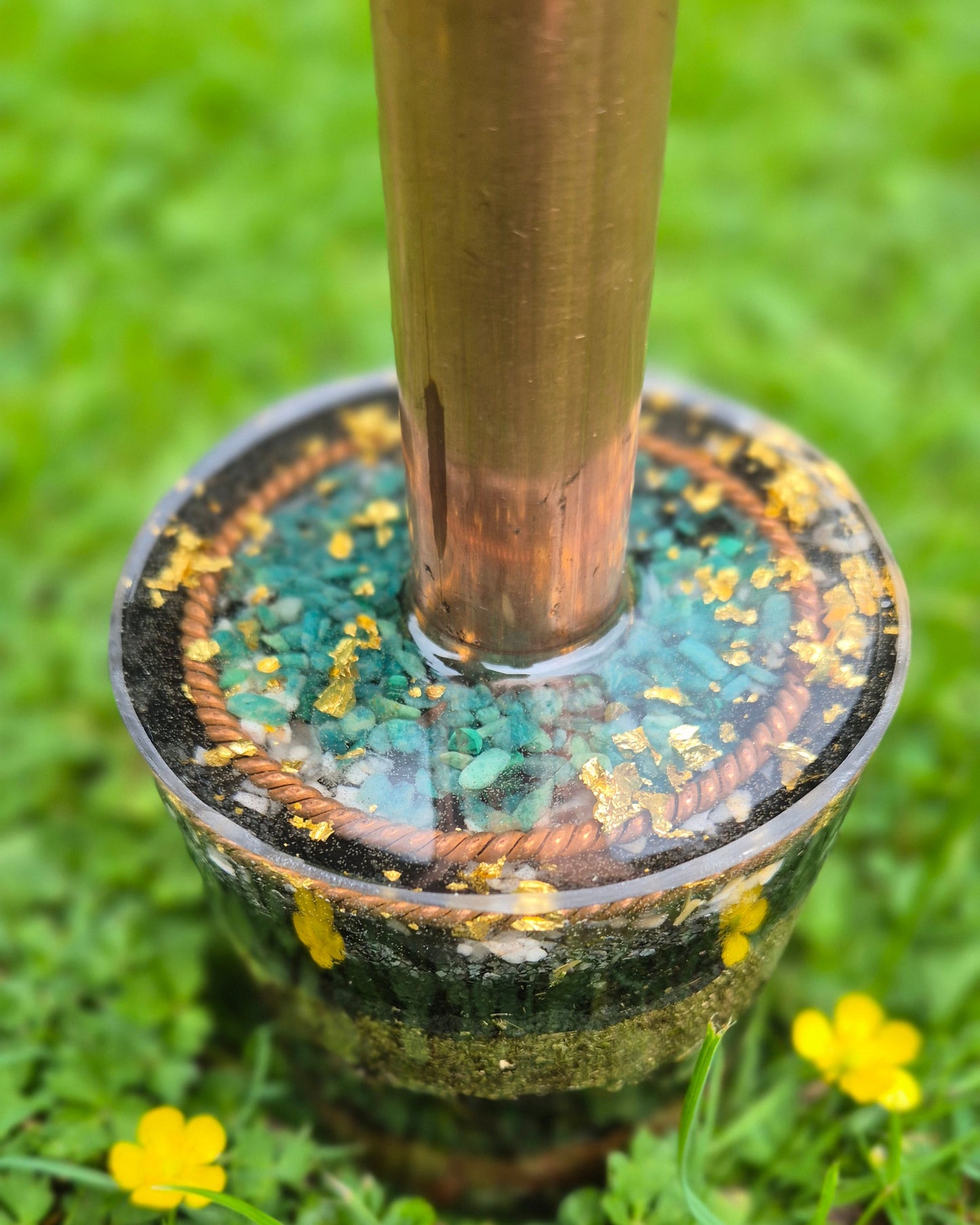 Mini-Chembuster Greeny aus Orgonit in Grün, handgemacht