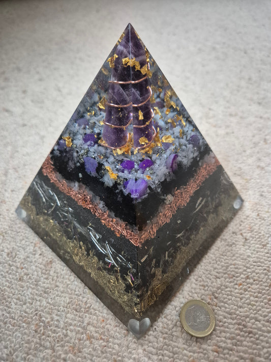 Amethyst Pyramide - ca. 2,3 kg