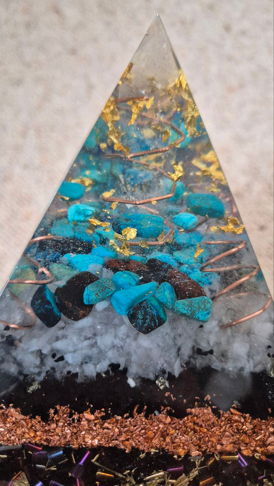 Orgonit-Pyramide mit BergkristallSpitze - ca. 2,4 kg