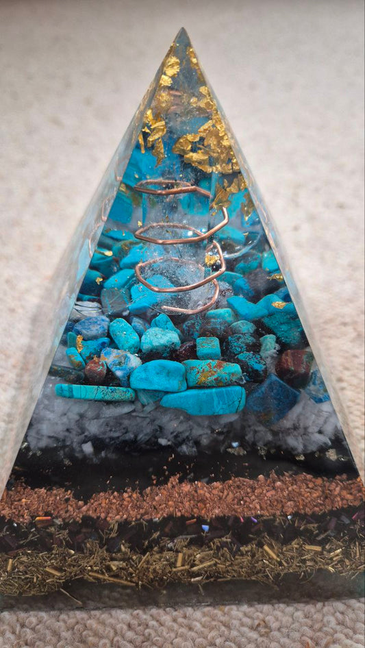 Orgonit-Pyramide mit BergkristallSpitze - ca. 2,5 kg