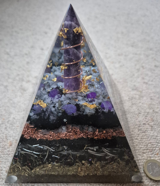 Amethyst Pyramide - ca. 2,3 kg